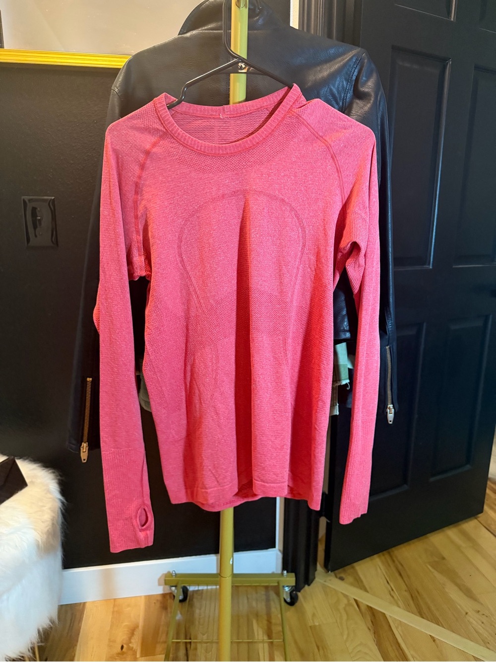 Women’s Long-Sleeve Crewneck Top in Coral Pink lululemon swiftly LS